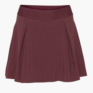 NWT Aritzia TnAction TnaMove Perimeter Skirt - Spiced Burgundy - XS